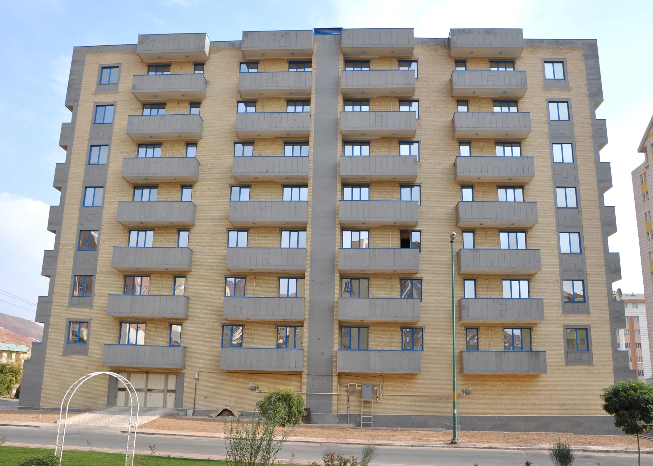 ساختمان مسکونی صدرا
